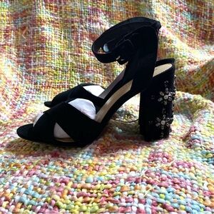 Who What Wear deep black 4” jeweled heel buckle strap heels NWT size 9.5